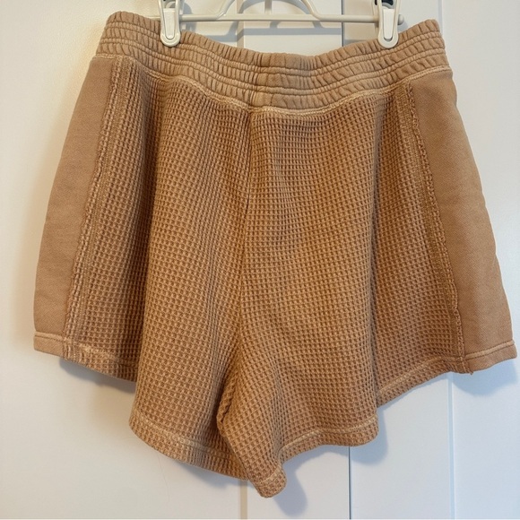 Aerie Tan Waffle Knit Shorts Size Large Women’s - Picture 7 of 9